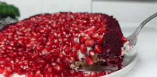 Кухарі розповіли, як приготувати смачний салат з курячого філе  