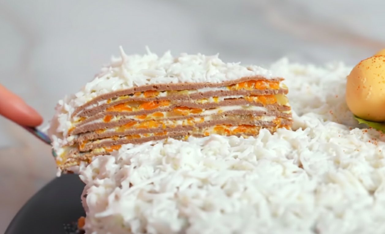 Кулінари поділилися рецептом святкового печінкового торта