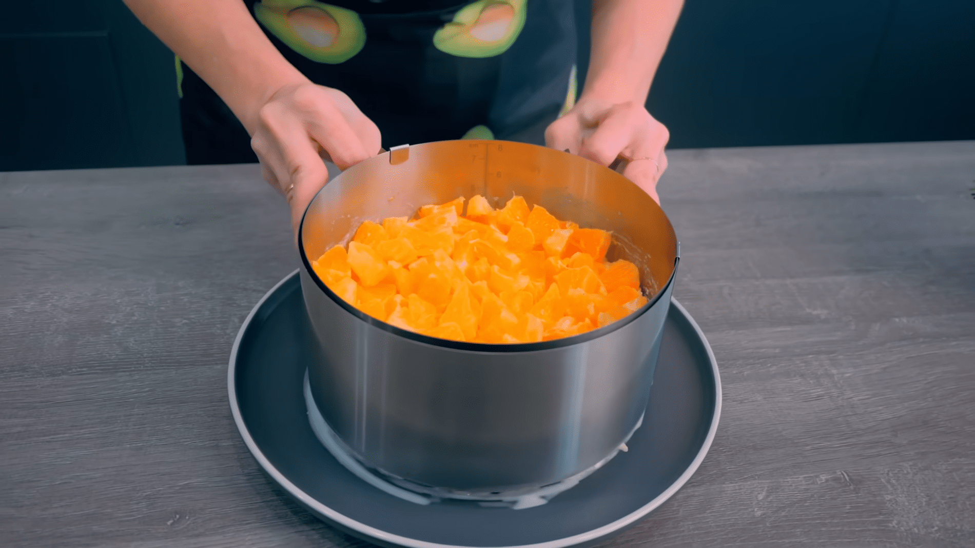 Експерти розповіли, як приготувати салат з куркою та апельсином