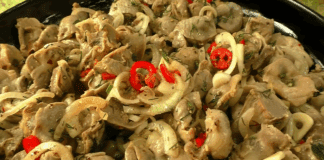 Експерти розповіли, як смачно приготувати курячі шлунки