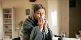 Експерти розповіли, як швидко одужати, якщо закладає ніс і болить горло