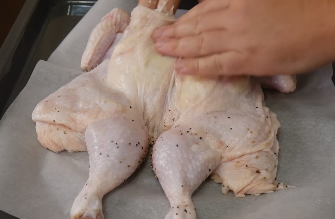 Кулінари розповіли, як запекти курятину, щоб вона залишилася соковитою