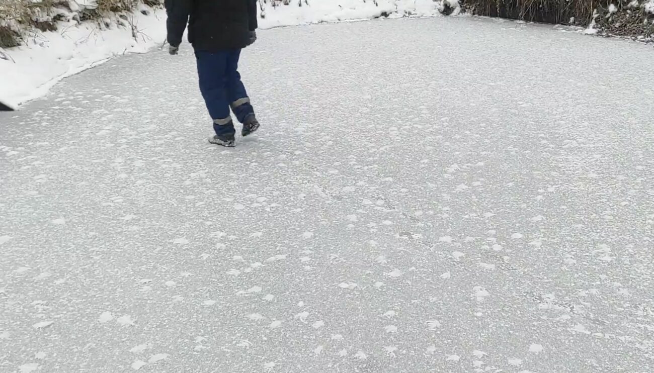 Господині розповіли, чим змастити підошву, щоб взуття на ковзало взимку