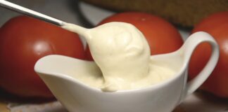 Господині розповіли, чого не повинно бути у складі майонезу
