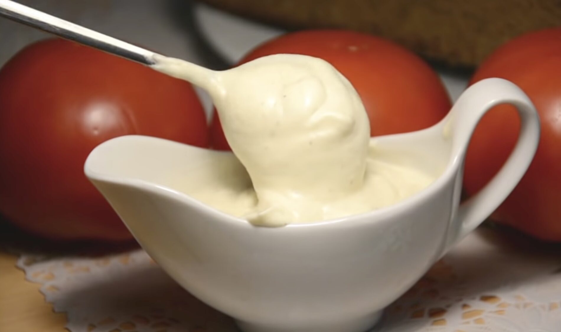 Господині розповіли, чого не повинно бути у складі майонезу