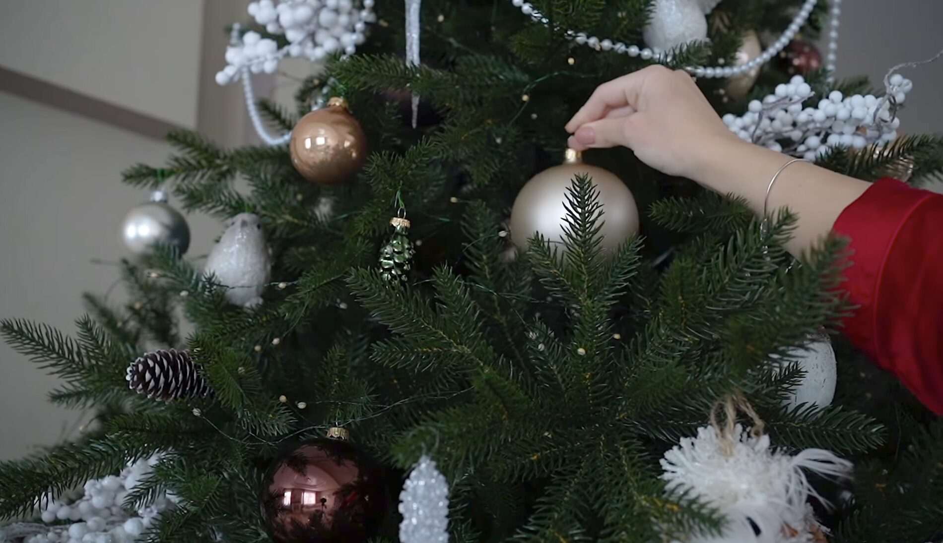 Експерти назвали розчин для очищення штучної ялинки 