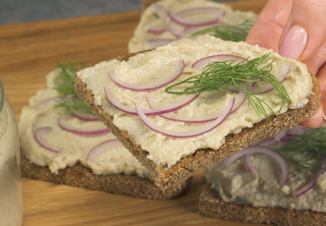 Кулінари поділилися рецептом оригінальної намазки з оселедця