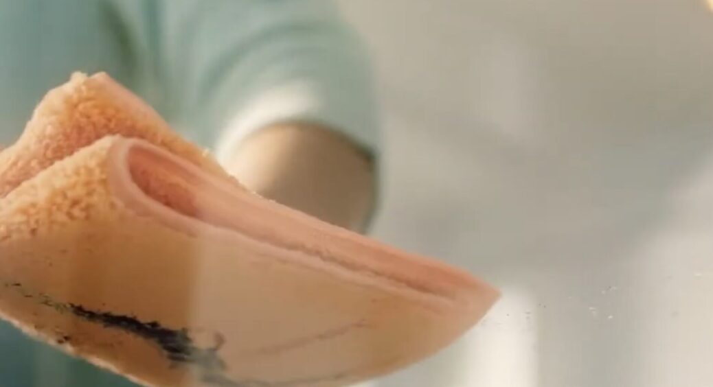 “Замизгана” ганчірка для столу пахне свіжістю: 1 спосіб замочування, щоб не доводилося щотижня брати нову 