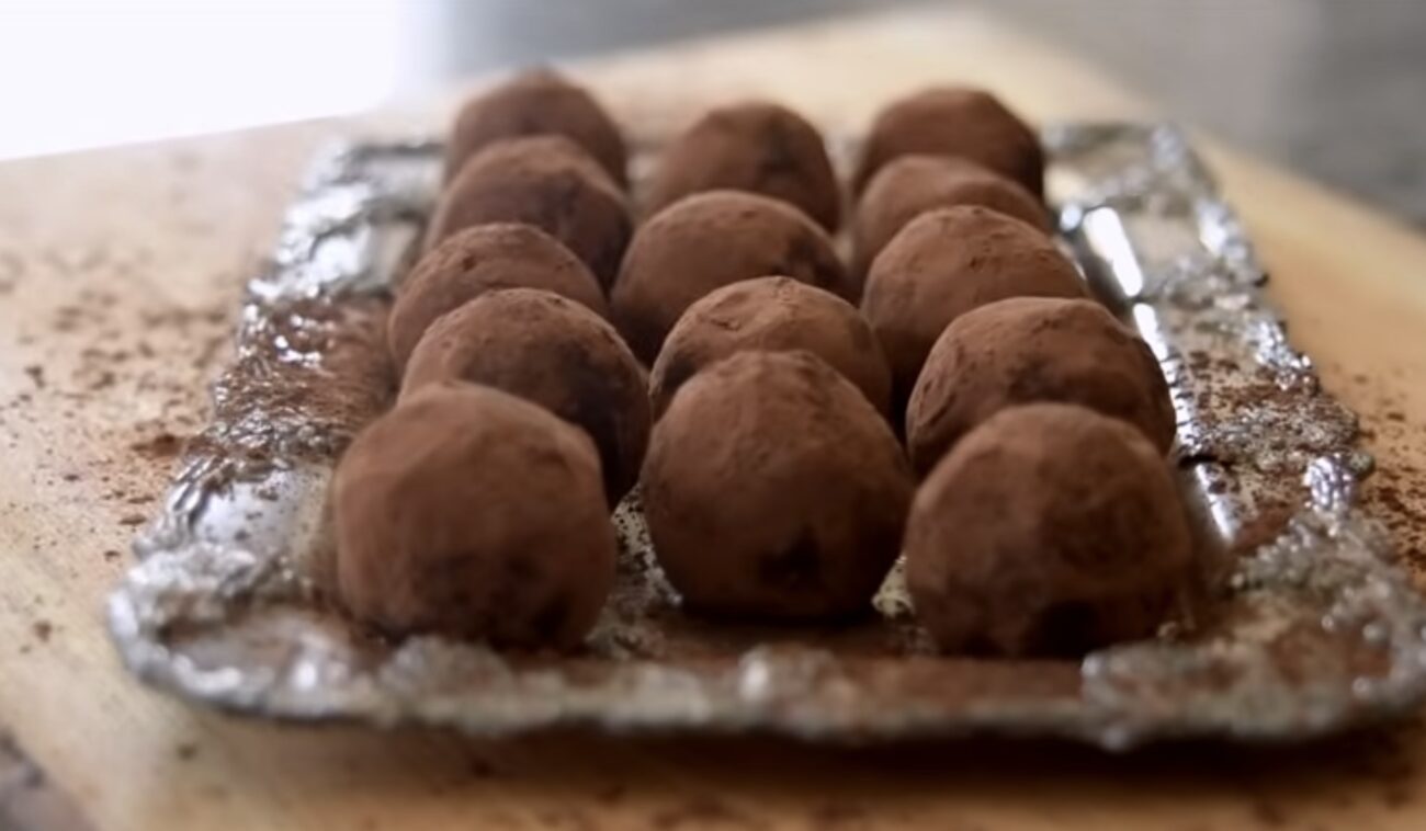 Господині поділилися рецептом вишуканого десерту з двох інгредієнтів