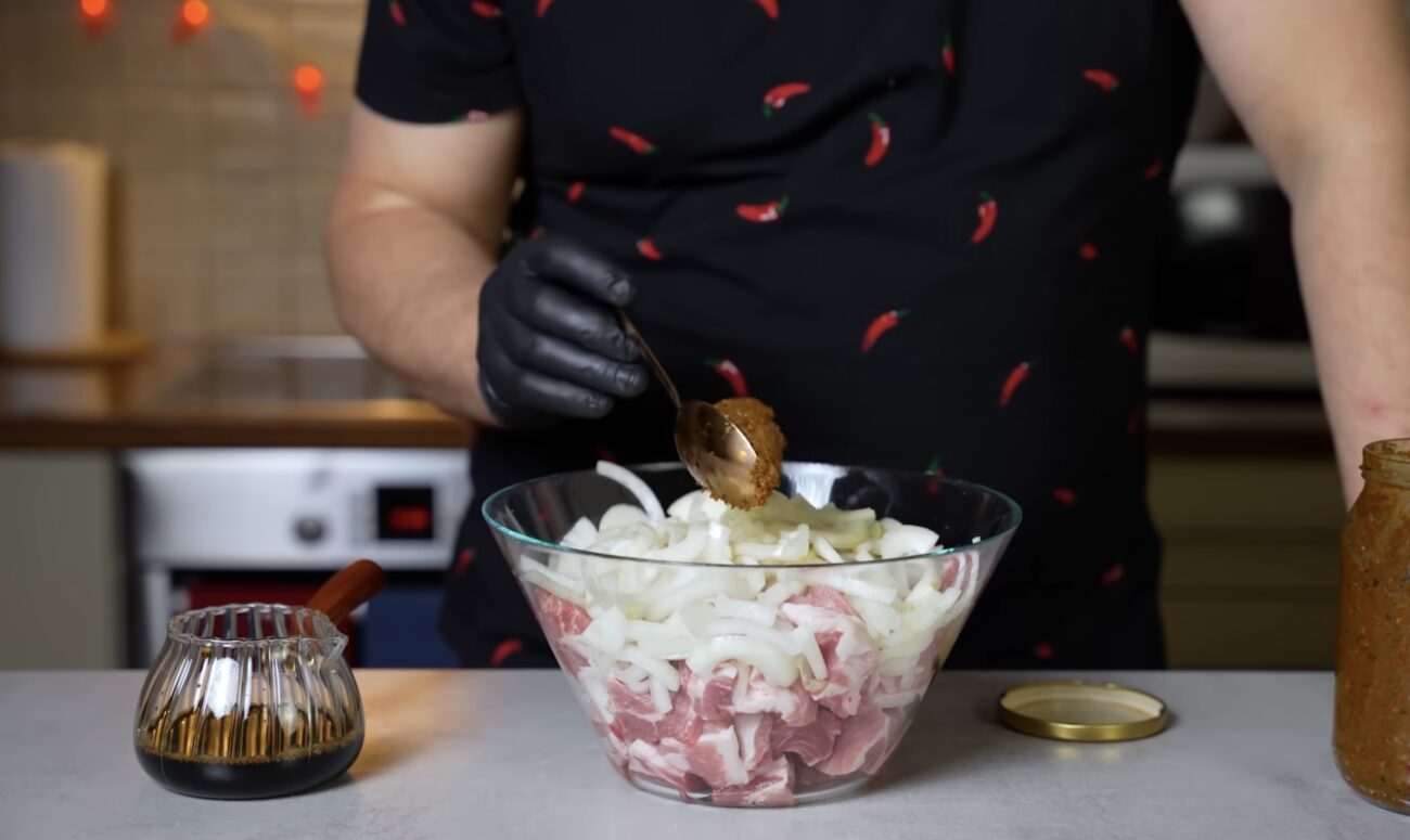 Кулінари поділилися рецептом шашлику на сковорідці