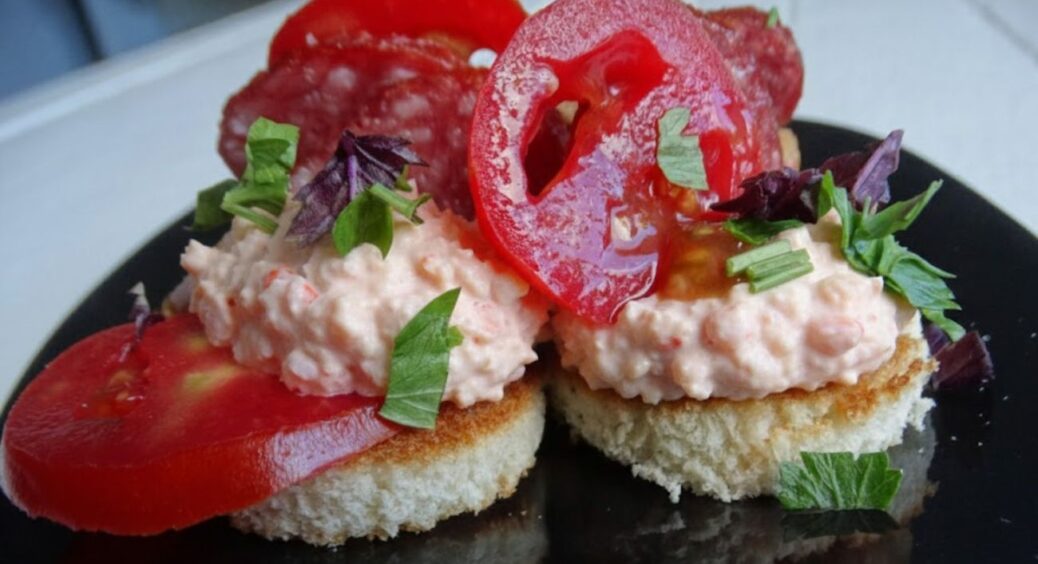 Ціни на королівські креветки кусаються, тому беру креветкову ікорку – з неї готую 1 намазку рівня ресторану 