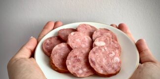 Як перевірити якість ковбаси на ринку