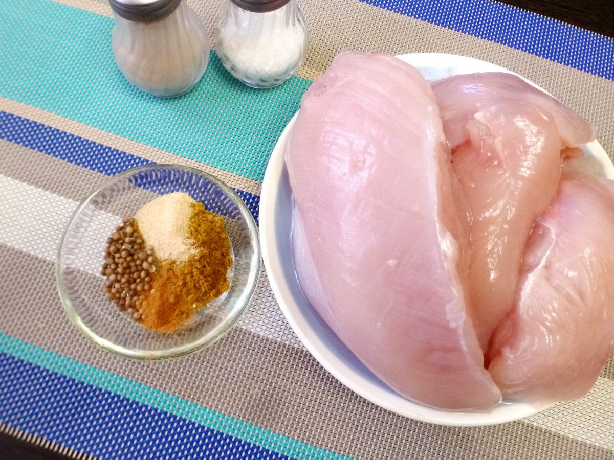 Кулінари розповіли, як приготувати смачну копчену курку без клопоту – легкий рецепт