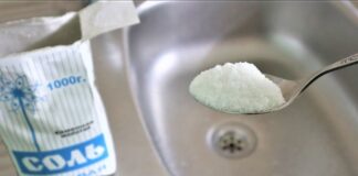 Як очистити раковину від неприємного аромату