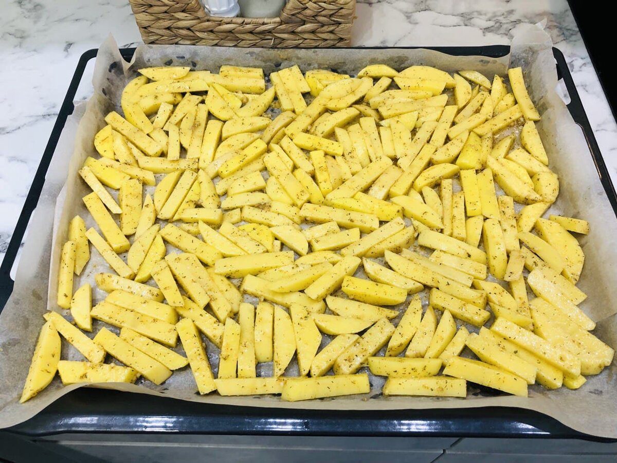 Кулінари порадили рецепт, як приготувати хрумку картоплю без фритюру й тонни олії