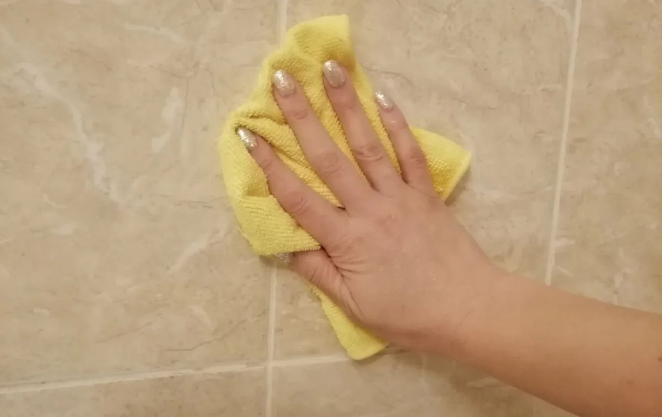 Експерти розповіли, як за допомогою простої спеції очистити плитку у ванній кімнаті – поради
