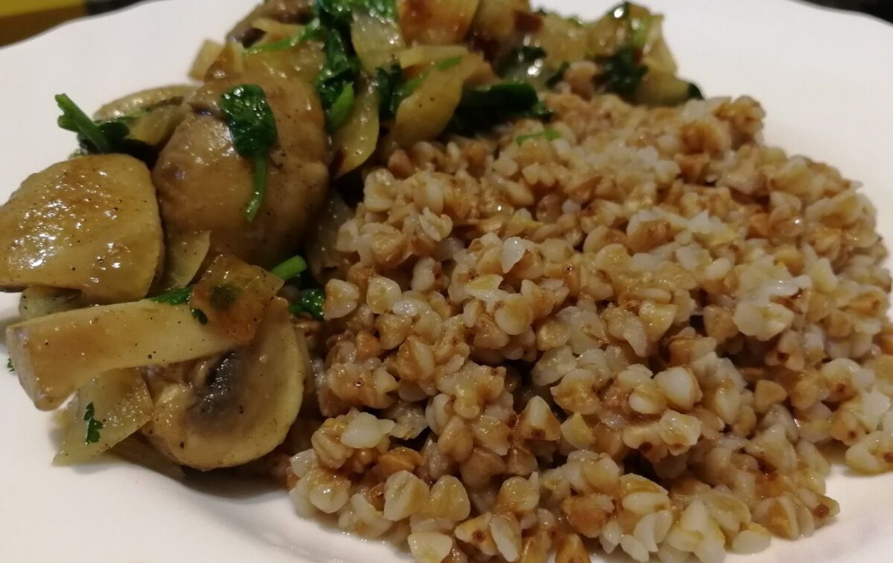 Як приготувати смачну гречану кашу без злипання