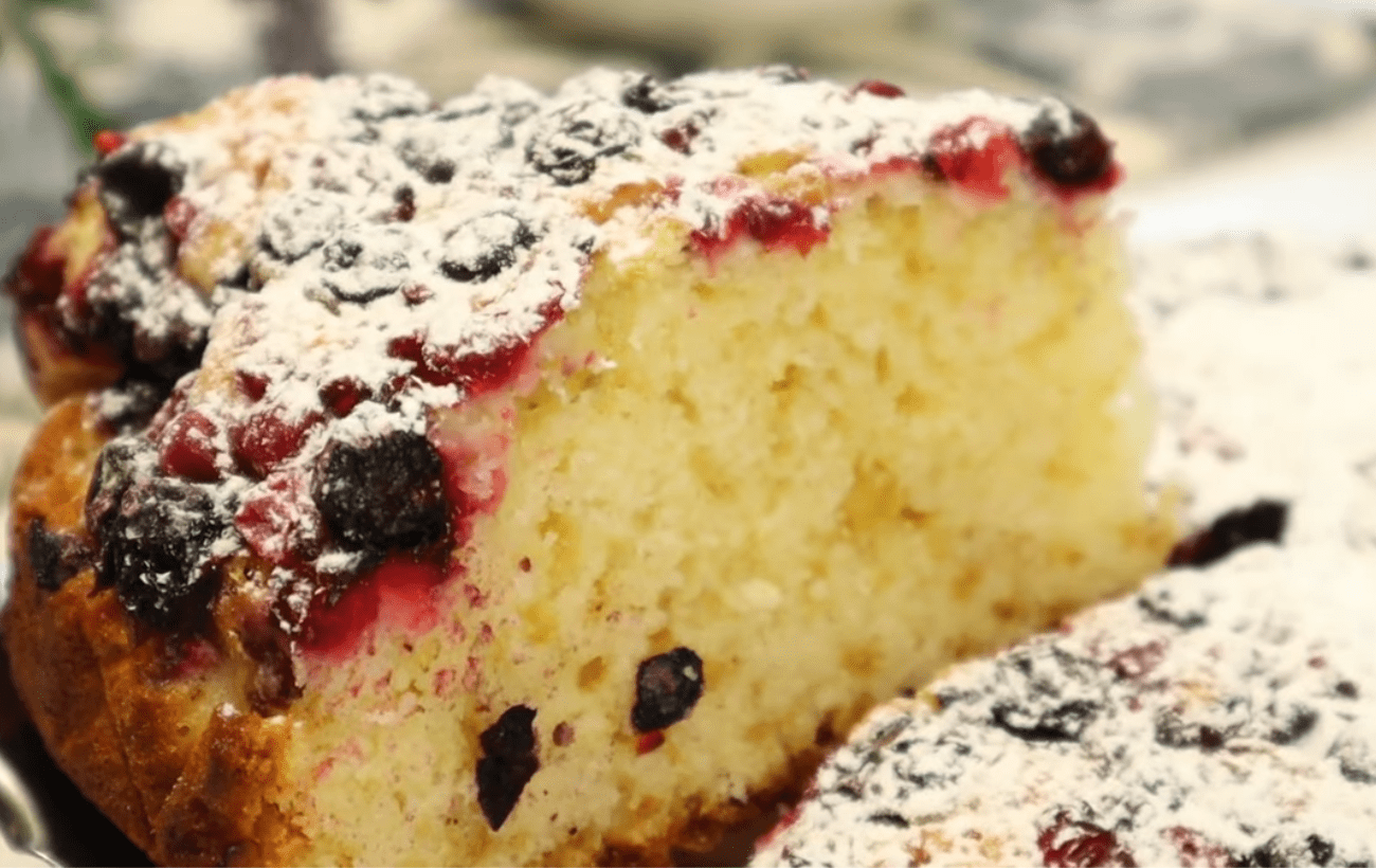 Кондитери поділились рецептом домашнього ягідного пирога