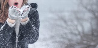 Експерти порадили простий спосіб розчистити сніг без лопати