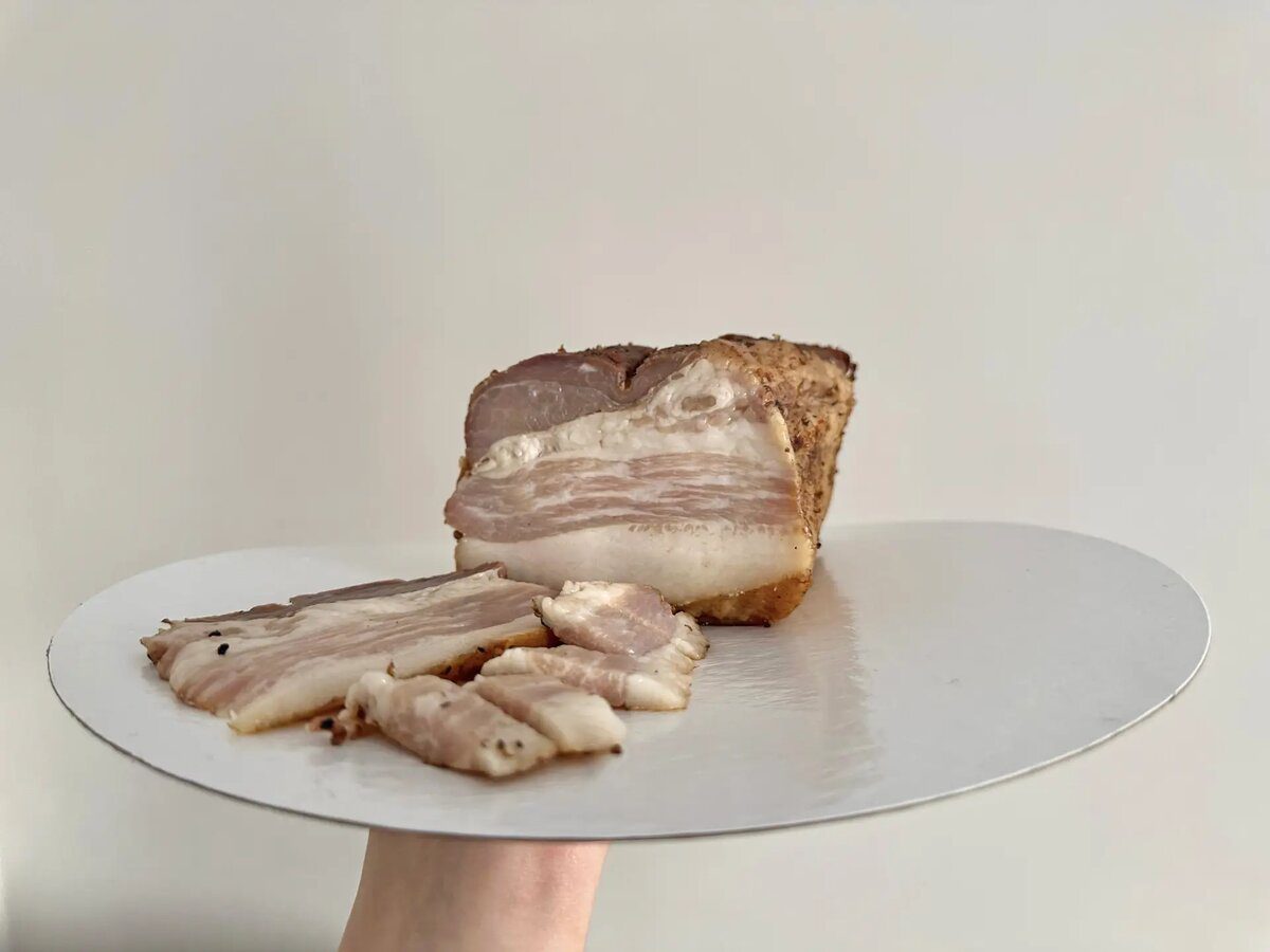 Експерти порадили простий спосіб, який допоможе перевірити свиняче сало на якість – лайфхак