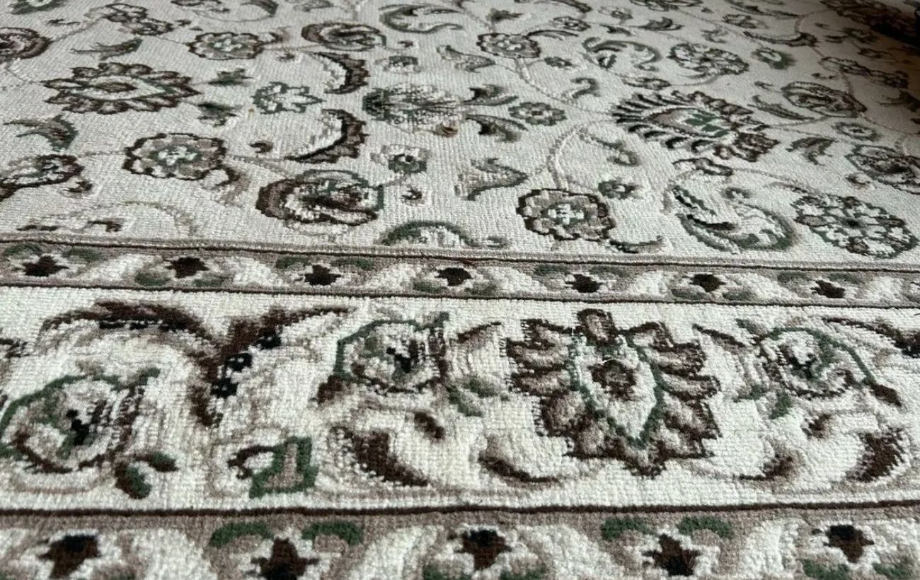 Експерти розповіли, який простий лайфхак допоможе очистити килим у домашніх умовах