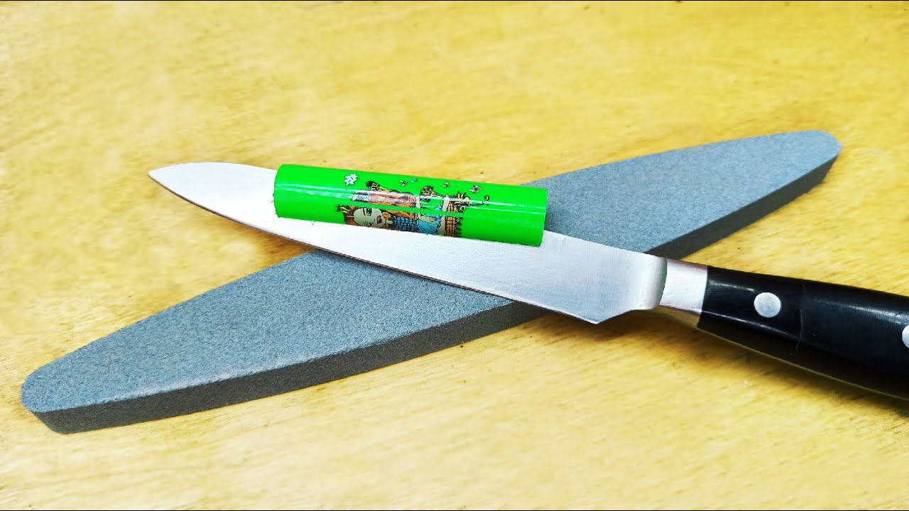 Господині розповіли, як швидко і легко заточити ніж без спеціальних інструментів