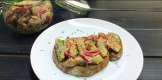 Кулінари розповіли, як приготувати оселедець у гірчичному маринаді з кавою