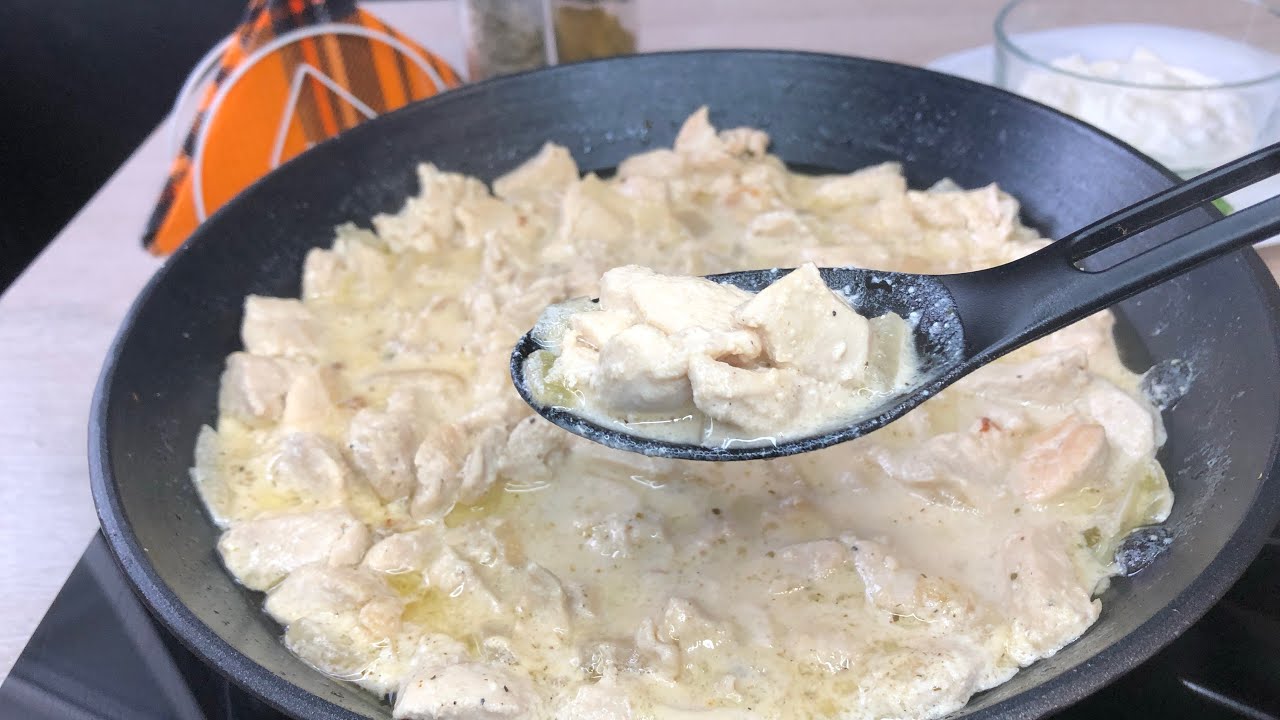 Кулінари поділилися рецептом неймовірно смачної сметанної підливи з куркою