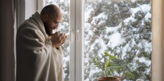 Господарі розповіли, що робити, якщо з пластикового вікна продуває