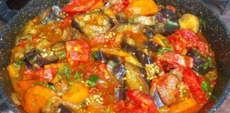 Кулінари розповіли, як приготувати кабачки, тушковані з баклажанами і помідорами