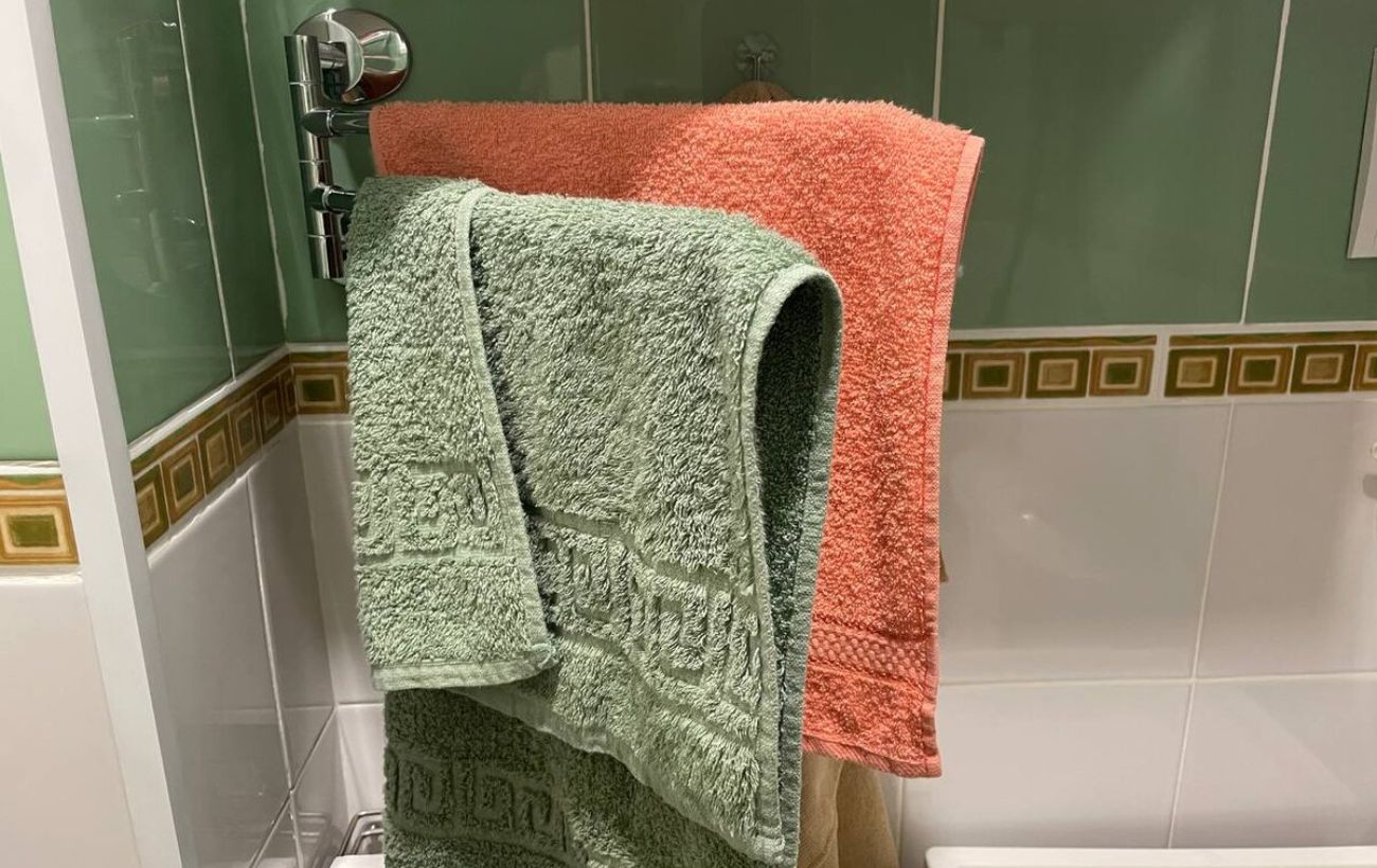 Як повернути рушникам м'якість за допомогою солі