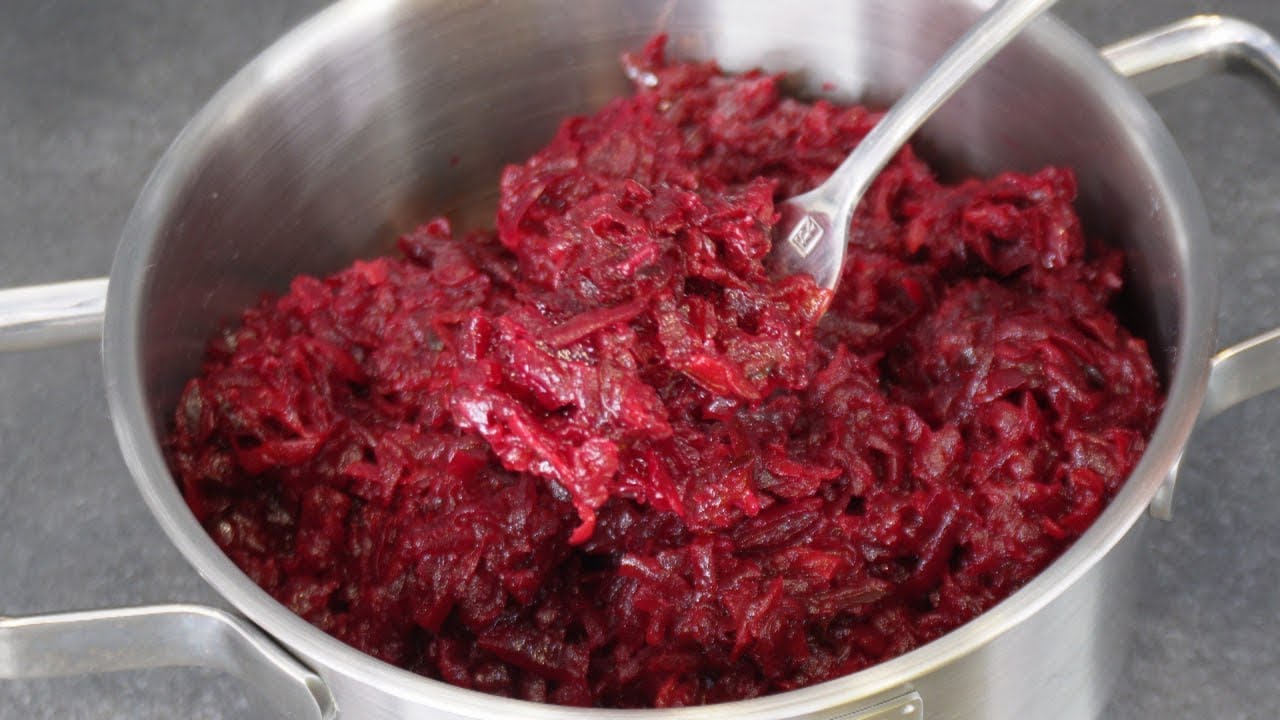 Кулінари поділилися перевіреним рецептом неймовірно смачної бурякової ікри