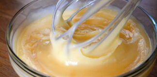 Кулінари назвали рецепт смачного крему з фруктів та йогурту 