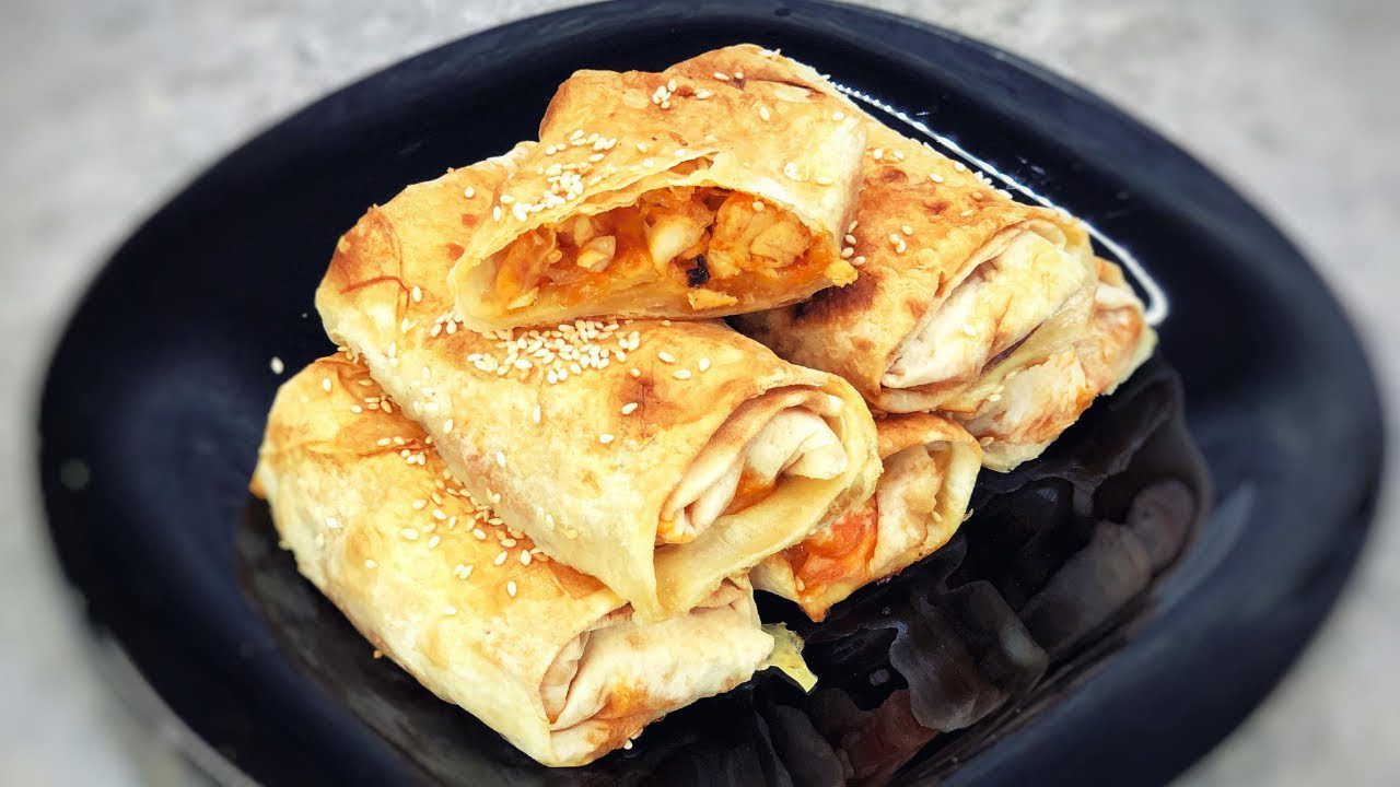 Кулінари розповіли, як приготувати смачні та хрумкі пиріжки із лаваша з куркою