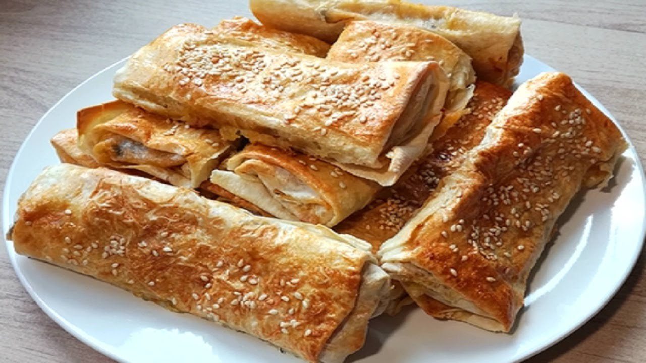 Кулінари розповіли, як приготувати смачні та хрумкі пиріжки із лаваша з куркою