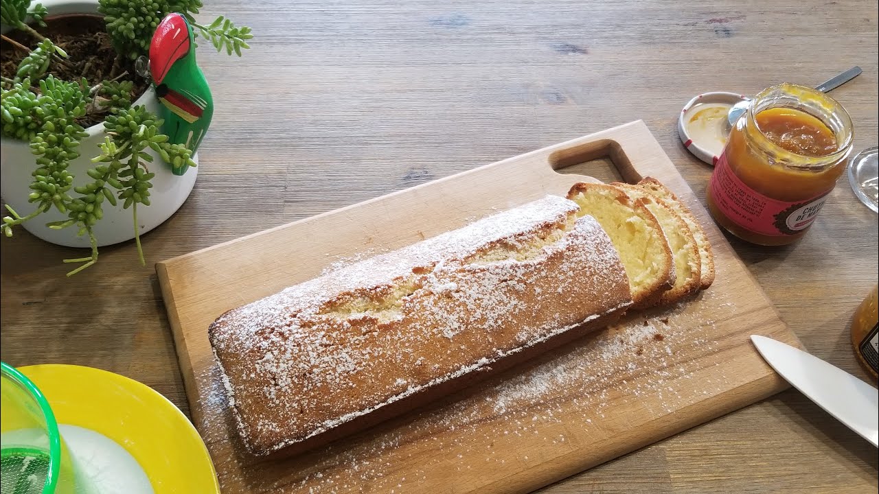 Кулінари поділилися простим рецептом неймовірно ніжного та пишного кексу