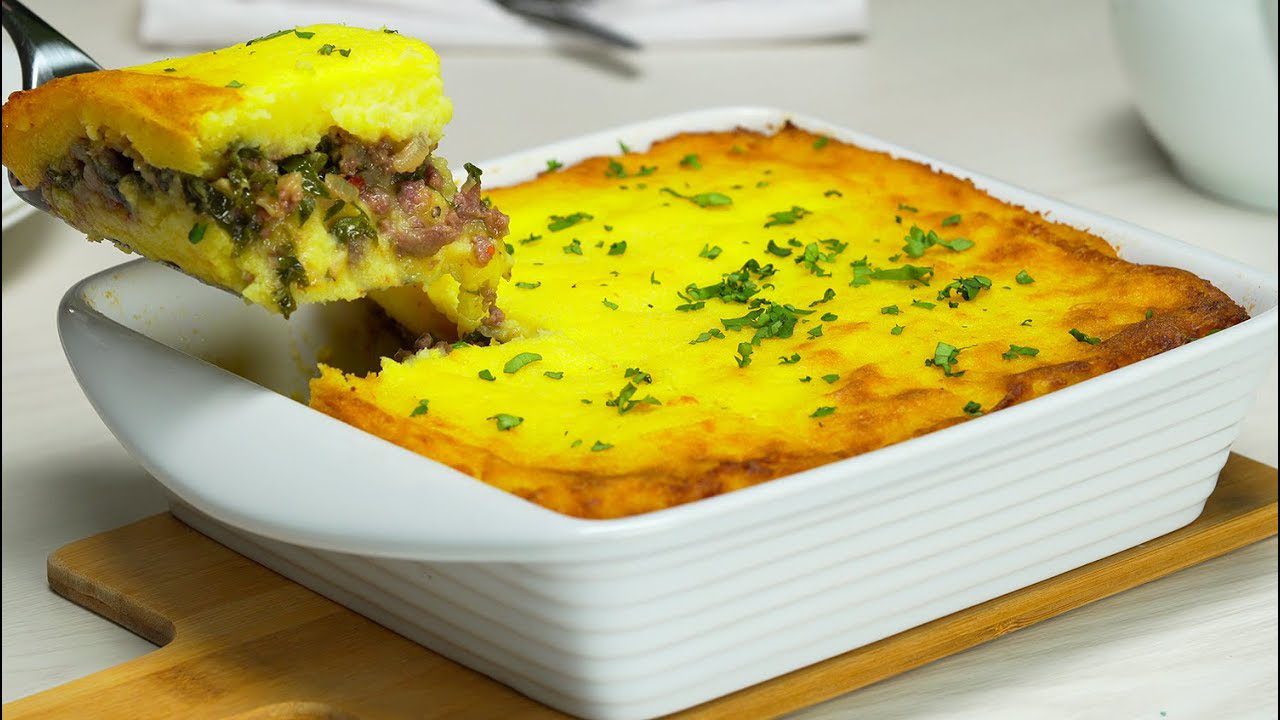 Кулінари поділилися перевіреним рецептом м'ясної запіканки з картоплею