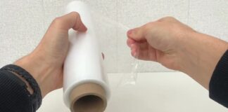 Городники розповіли, як із користю використовувати харчову плівку на ділянці