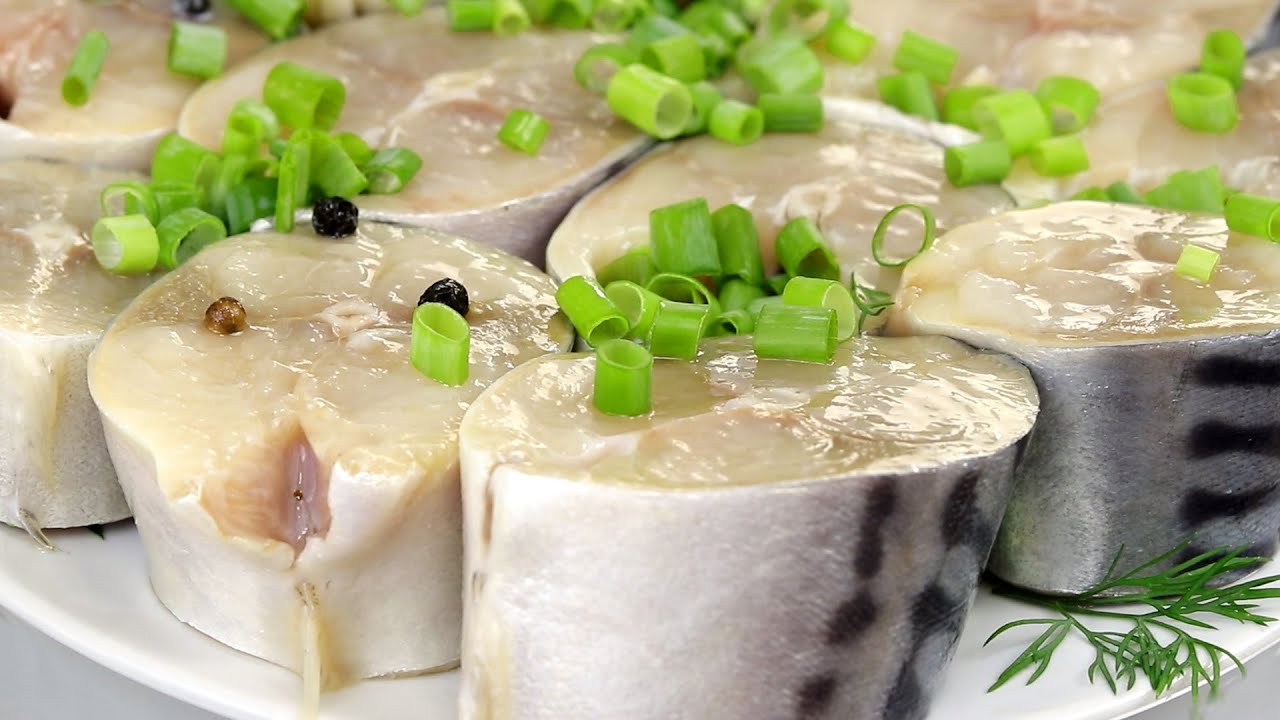 Кулінари поділилися рецептом малосольної скумбрії, яка готова уже за 24 години