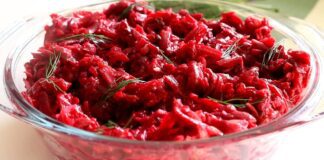 Кулінари розповіли, як приготувати смачний салат з буряків і ще 3-х інгредієнтів