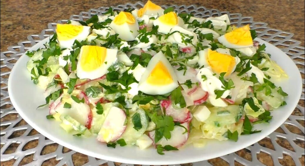 Для тих, хто худне: вчора з’їла на вечерю миску салату з огірком та яйцем – і вранці побачила -2 кг на вагах 