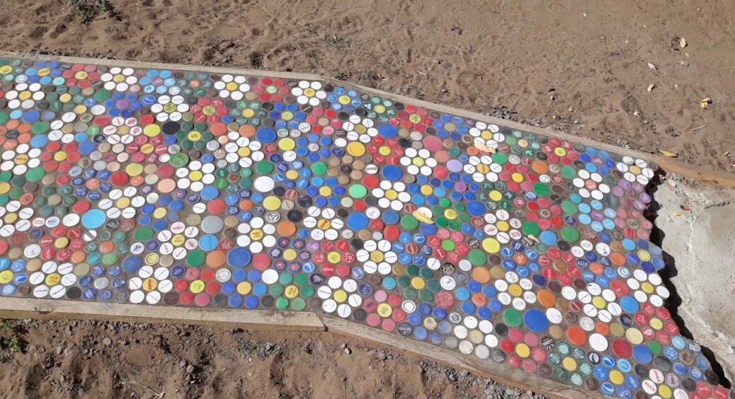 Заливати садові доріжки бетоном – минуле століття: є альтернатива в 100 разів краща: бюджетно та красиво 