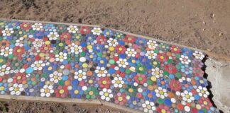 Дачники розповіли, як зробити стильну та довговічну садову доріжку