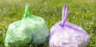 Господині розповіли, чому потрібно брати лише спеціальні пакети для сміття