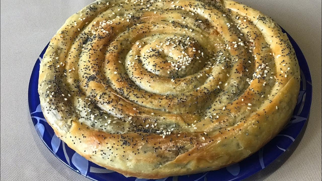 Кулінари розповіли, як приготувати Балканський м'ясний пиріг із тіста філо