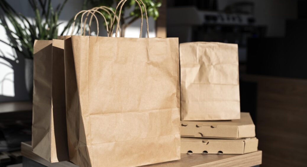 Не викидайте паперові пакети. Навіть порвані вони стануть у нагоді на кухні – покажу 1 простий трюк 