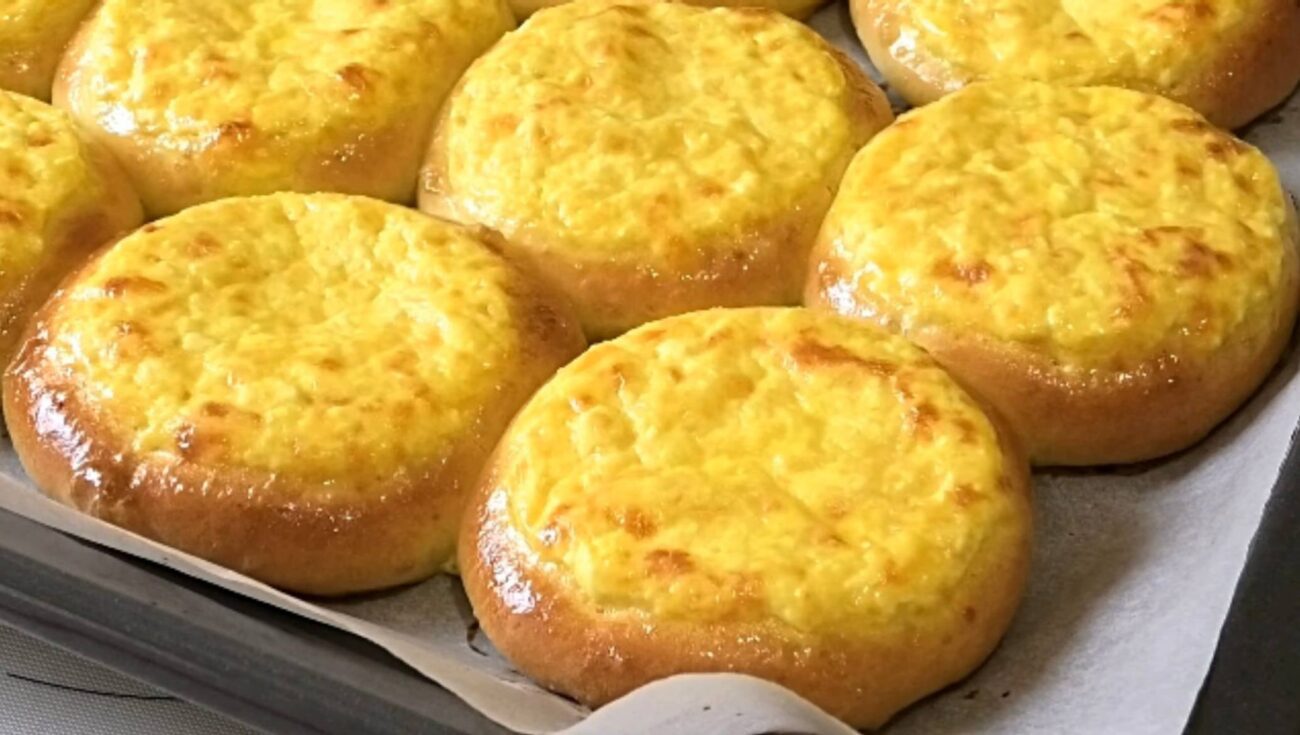 Кулінари поділилися рецептом сирних пиріжків, які не зашкодять фігурі