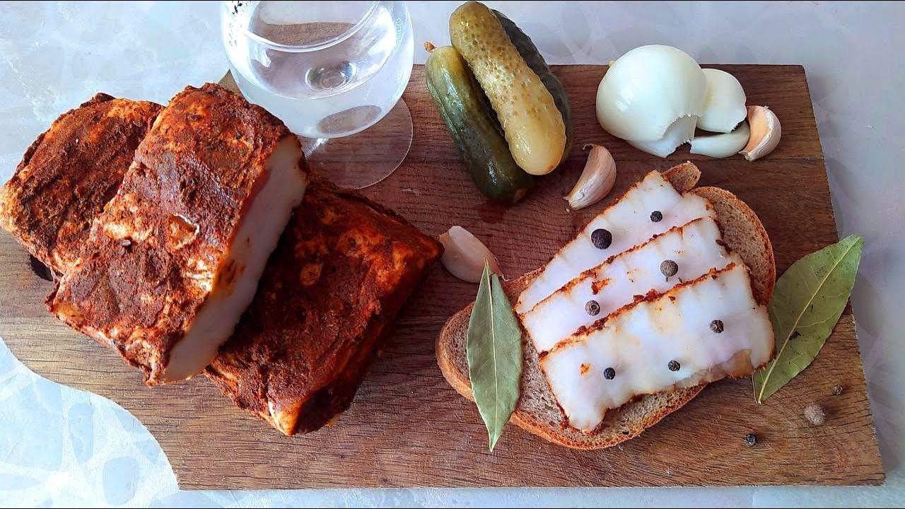 Господині розповіли, як зрозуміти, що сало на ринку смачне та свіже