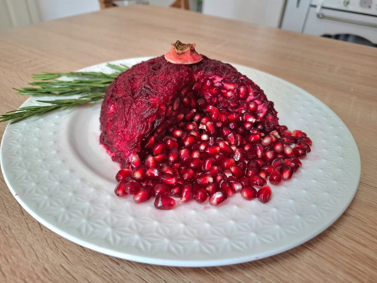 Експерти порадили, як визначити, чи солодкий вам намагаються продати гранат – порада