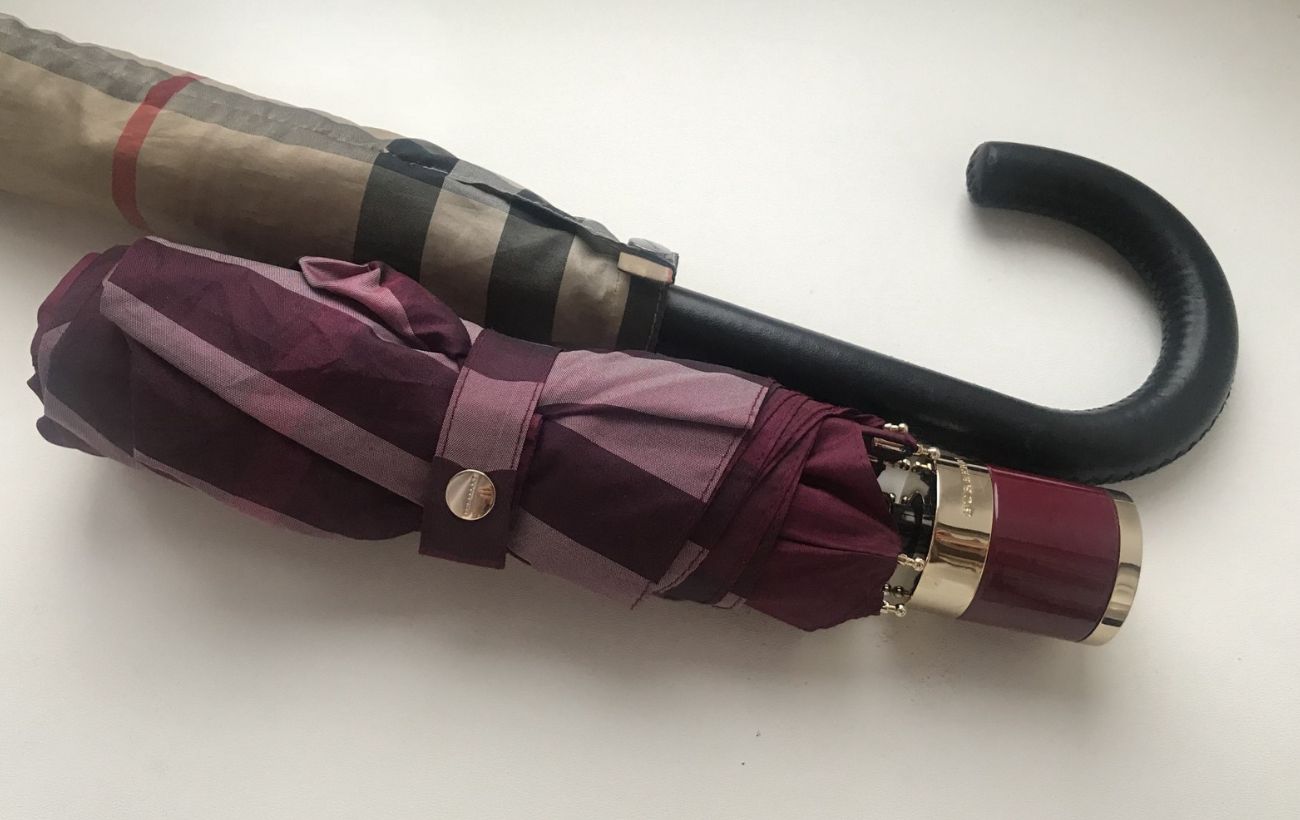 Як використовувати зламану парасолю в саду